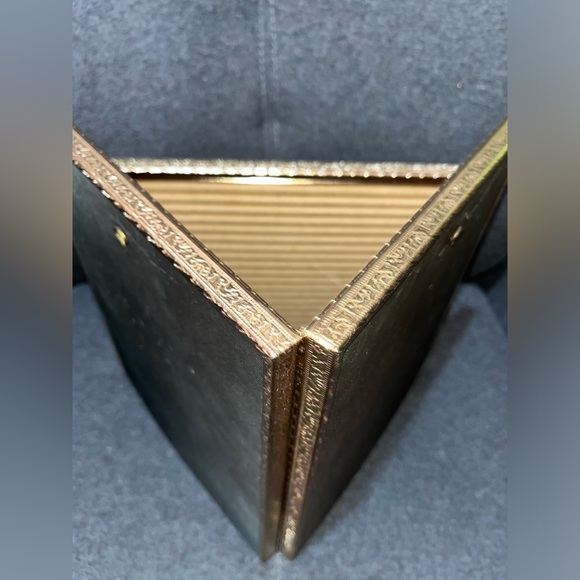 Monogram foldable golden photo frames - Picture 6 of 9